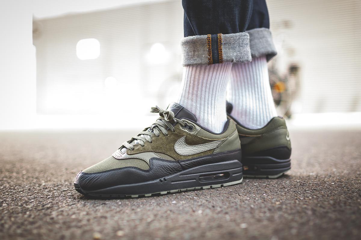 スニーカー AIRMAX1 PREMIUM OLIVE/DARK Nike Air Max 1 Premium 